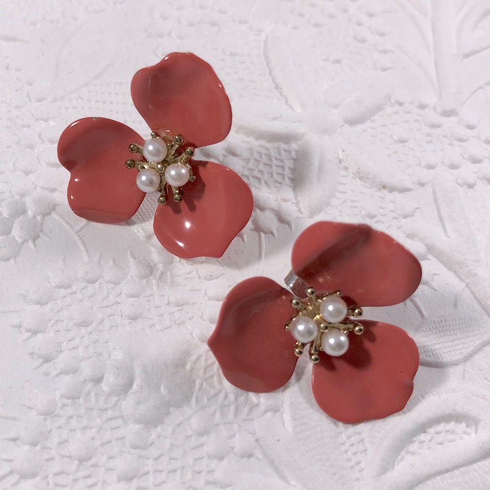 ✨🛍✨ Floral Earrings